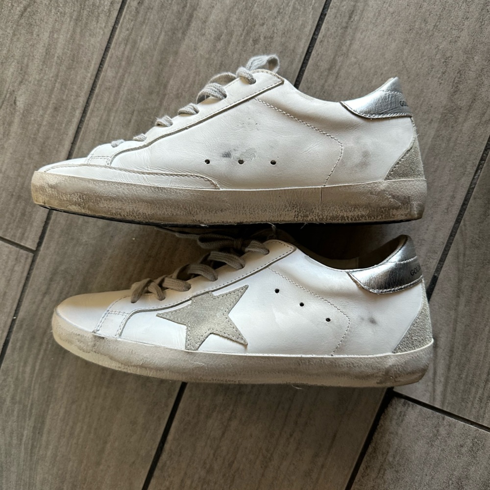 Like new golden goose superstar leather sneakers, barely worn